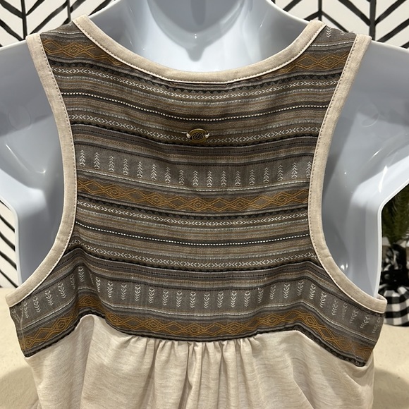 Sherpa Adventure Gear Cream Tank Top, Size Small - Picture 9 of 16